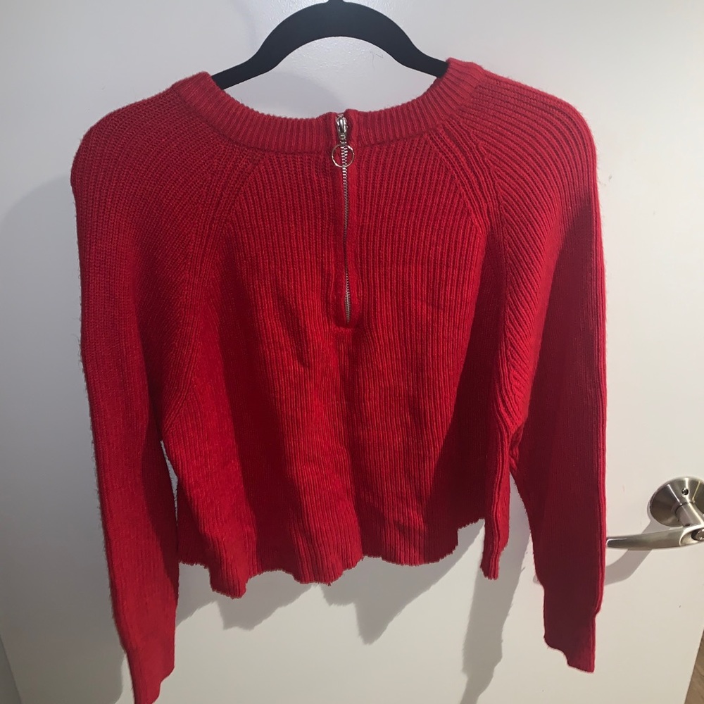Pullover sweater